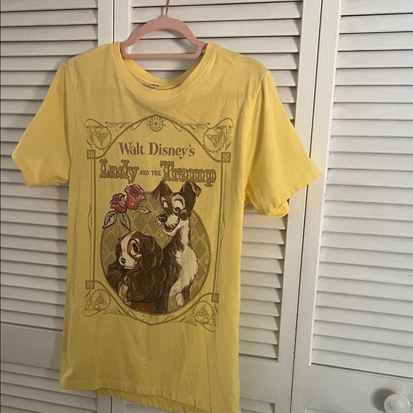 Walt Disney Tops - #041= Lady and the Tramp Small/ T-Shirt. Walt Disney.